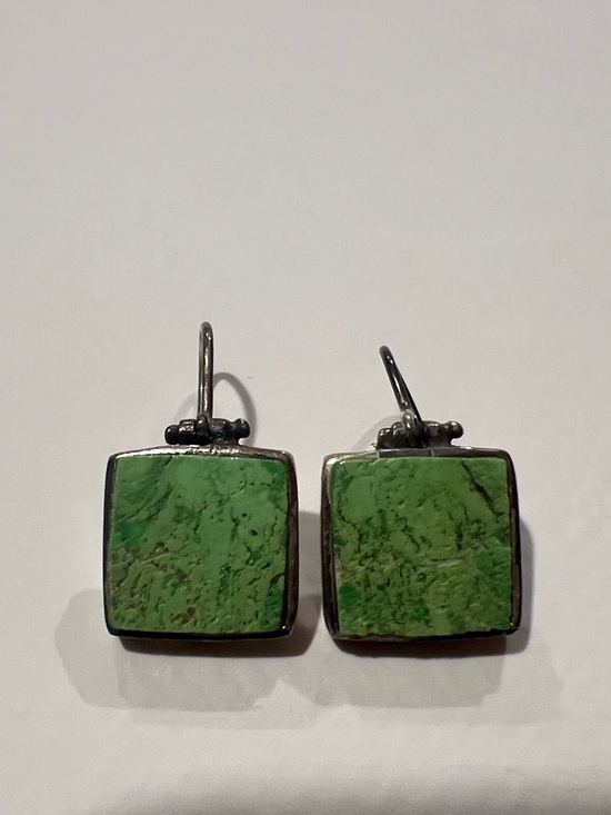 Jewelry - Sterling Silver Green Square Stone Drop Earrings